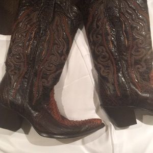 Great cowboy boots. Worn once